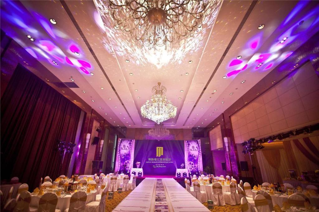 Shenyang Haiyun Jinjiang International Hotel Exteriör bild
