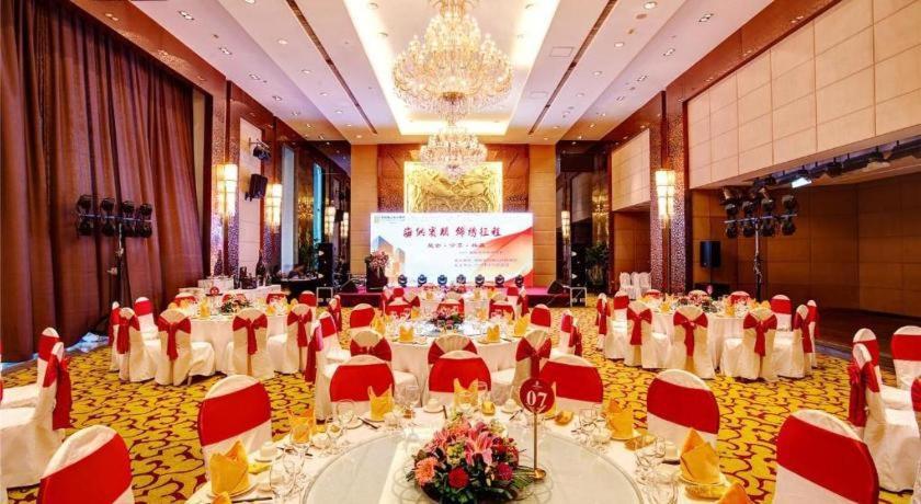 Shenyang Haiyun Jinjiang International Hotel Exteriör bild